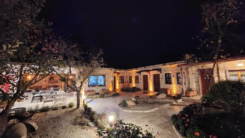 Property building, Restaurant/places to eat