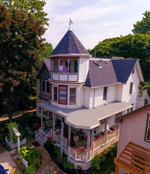 Property building, Balcony/Terrace