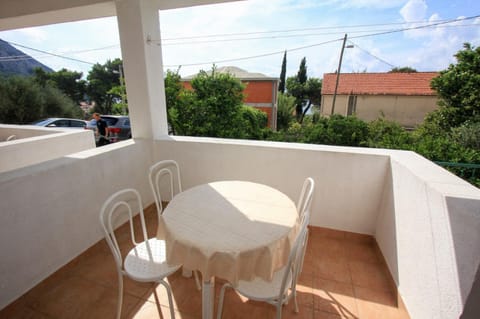 View (from property/room), Balcony/Terrace, Seating area, Mountain view