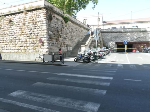 Day, Area and facilities