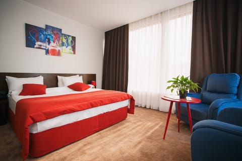 Bed, Photo of the whole room, furniture