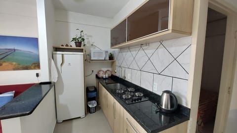 Kitchen or kitchenette, minibar
