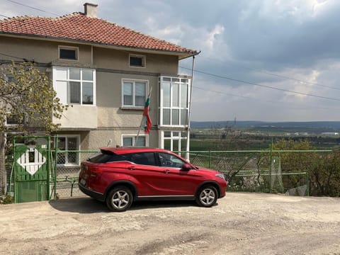 Facade/entrance, View (from property/room), City view