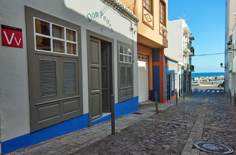 Facade/entrance, Sea view