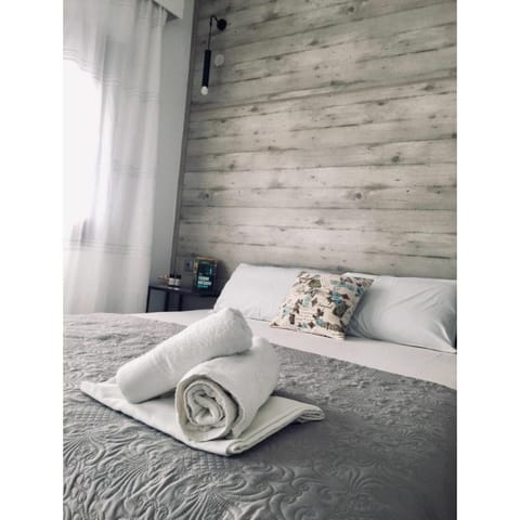 Garden, Bathroom, Balcony/Terrace, Bedroom, Communal kitchen, Garden view, Sea view, Street view, Family