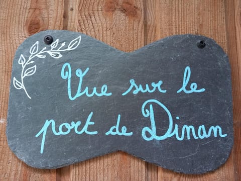 Vue sur le port de Dinan Apartment in Brittany