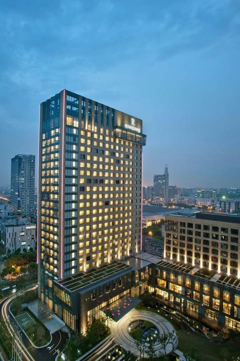 Property building, Night, Location