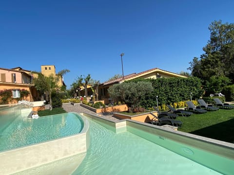 Garden, Swimming pool