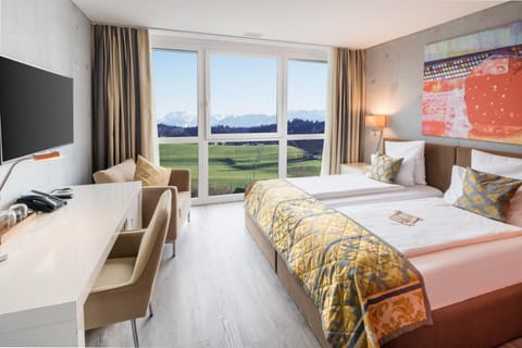 Bed, Natural landscape, TV and multimedia, Bedroom