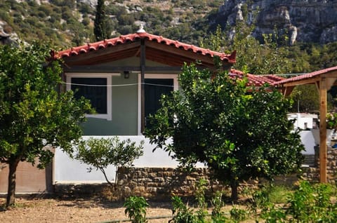 Katina Balos Rooms-Studios Apartment in Samos, Greece