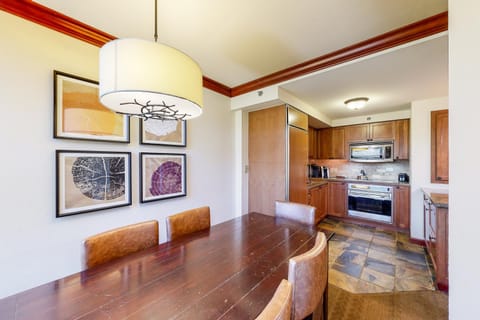 Resort at Squaw Creek 808 Apartment in Palisades Tahoe (Olympic Valley)