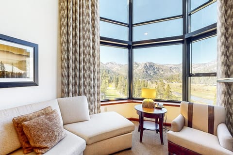 Resort at Squaw Creek 808 Apartment in Palisades Tahoe (Olympic Valley)