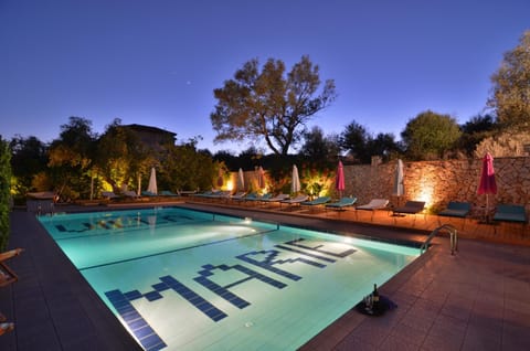 Swimming pool, Swimming pool