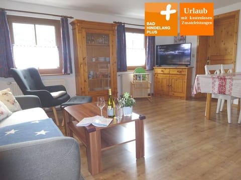 Kitchen or kitchenette, Living room, Photo of the whole room, Dining area