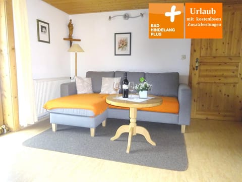 TV and multimedia, Living room, Photo of the whole room, Decorative detail, Seating area