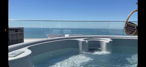 Hendre Coed Isaf Caravan Park Campground/ 
RV Resort in Barmouth