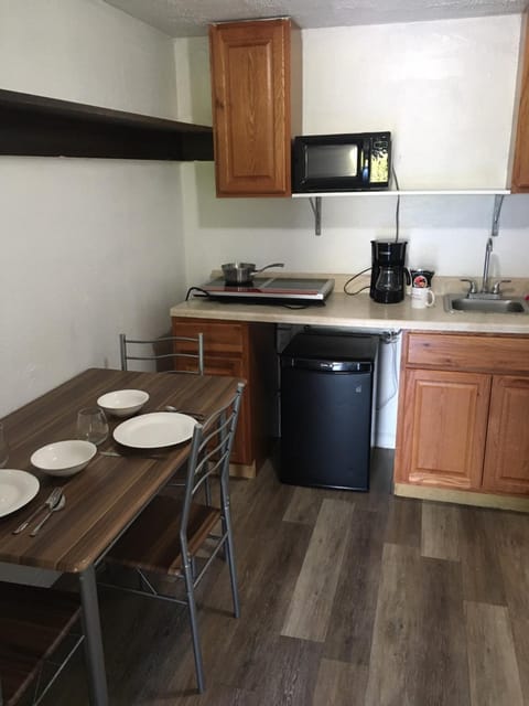 ANS INN & SUITES Inn in Winchester