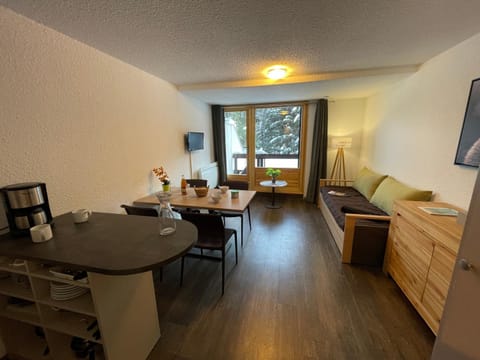 TV and multimedia, Living room, Dining area
