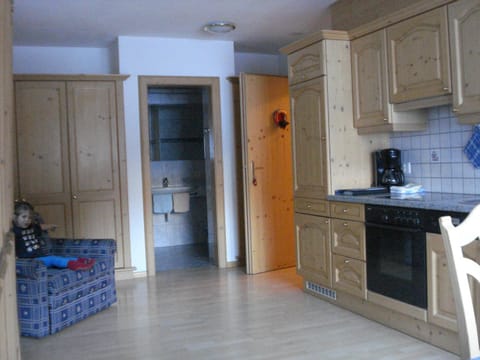 Kitchen or kitchenette, Seating area