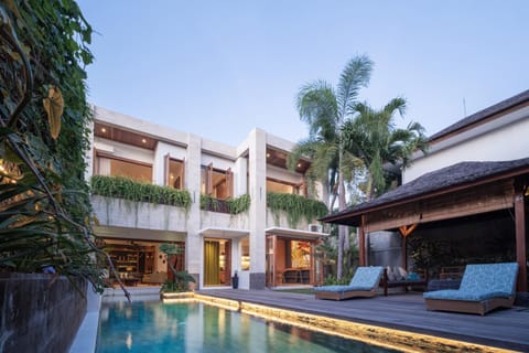 Property building, Swimming pool