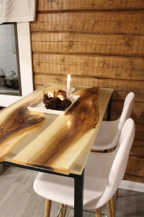 Seating area, Dining area