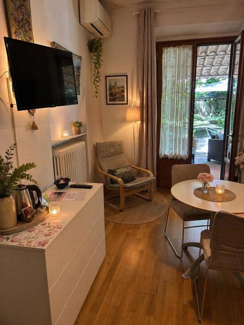 TV and multimedia, Seating area, internet
