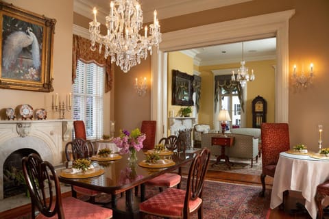 Dining area, American breakfast