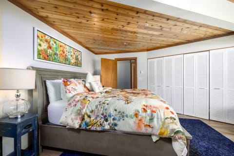 Little Creek Cove Beach Resort Motel in Newport