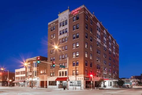Property building, Night, Street view, Location