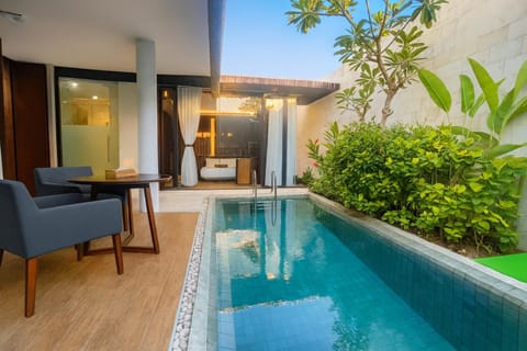 Patio, Day, Pool view, Swimming pool, sunbed