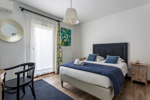 Bed, Bedroom, air conditioner