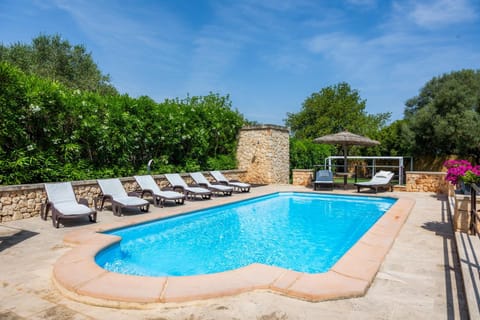 Pool view, Swimming pool, sunbed