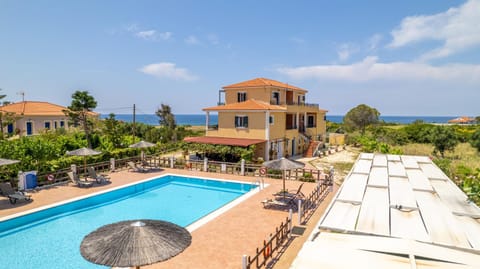 Property building, Pool view, Swimming pool, sunbed