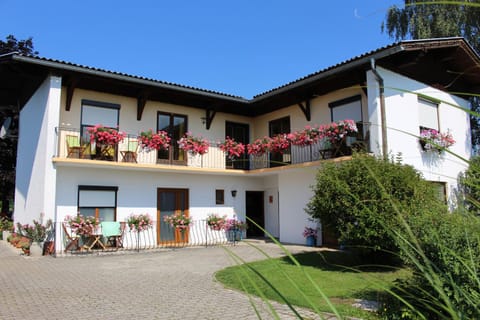 Property building, Facade/entrance, Balcony/Terrace