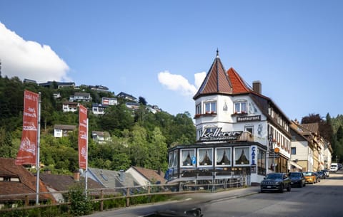 Property building, Restaurant/places to eat