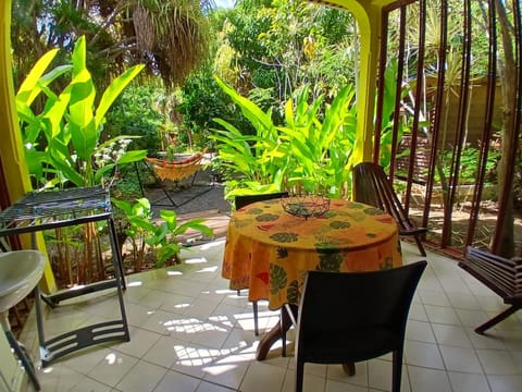Patio, Day, Garden, Dining area, Garden view