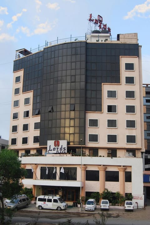 Property building, Facade/entrance