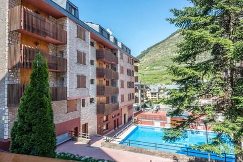 Property building, Mountain view, Pool view, Swimming pool