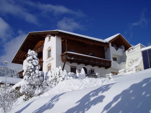 Facade/entrance, Winter