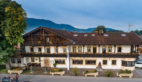 Property building, Bird's eye view, Balcony/Terrace, Mountain view