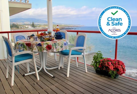 Balcony/Terrace, Dining area, Landmark view, Sea view, Certificate/Award