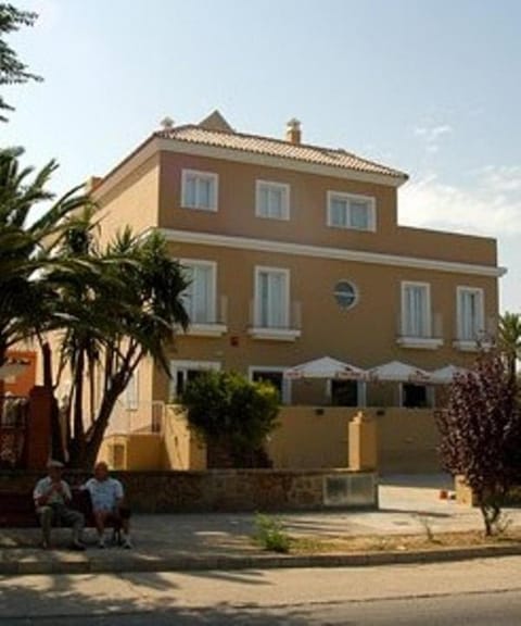 Property building, Day