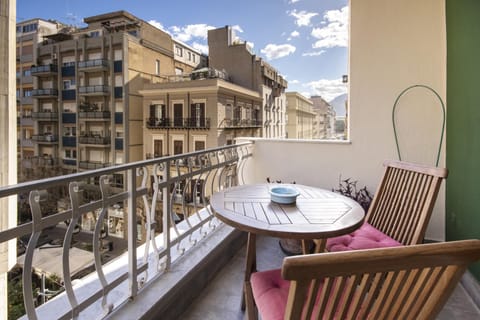 Balcony/Terrace, Internal: Not applicable to any particular room