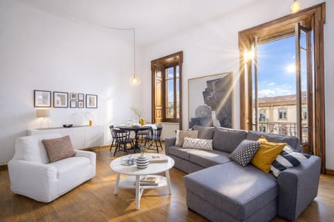 Living room, Photo of the whole room, Seating area