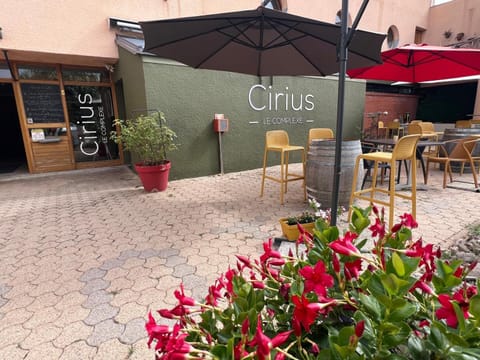 Property building, Patio, Restaurant/places to eat