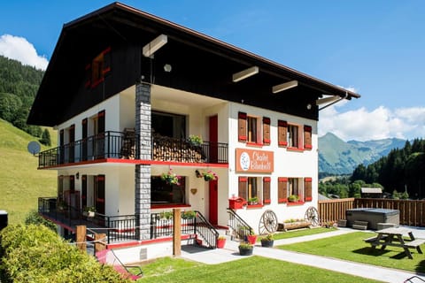 Facade/entrance, Day, Summer, On site