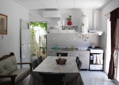 Kitchen or kitchenette, Living room, Dining area, minibar, pet friendly