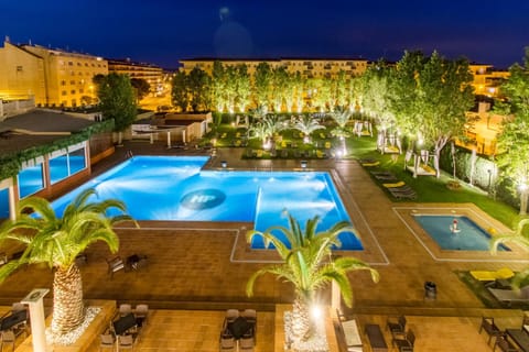 Night, Garden view, Pool view, Swimming pool, Swimming pool