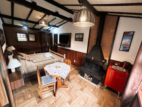 Bed, TV and multimedia, Photo of the whole room, Bedroom, flat iron, internet, oven, wardrobe
