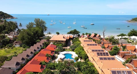 Property building, Bird's eye view, Swimming pool